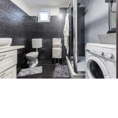 Nikky 2BR apt. in old town centre