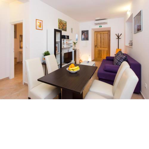 Nila's Place