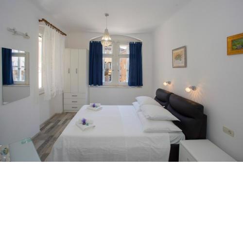 Old Square view apartment