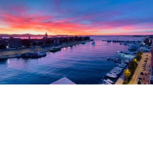 Old Town and Sea View Apartment