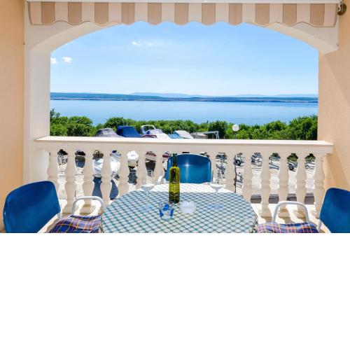 One-Bedroom Apartment Crikvenica 6
