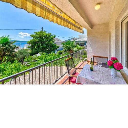 One-Bedroom Apartment in Crikvenica V