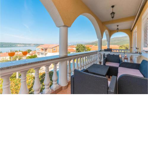 One-Bedroom Apartment in Gornji Karin