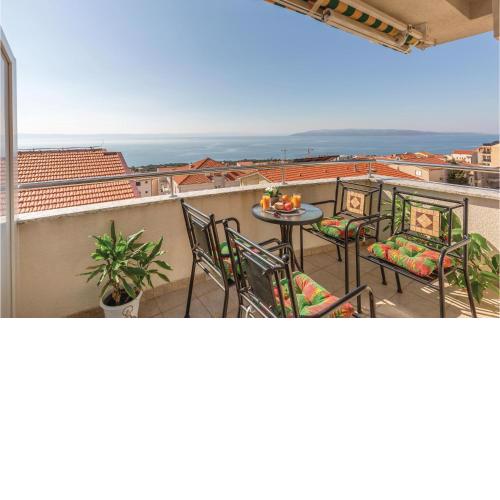 One-Bedroom Apartment in Makarska