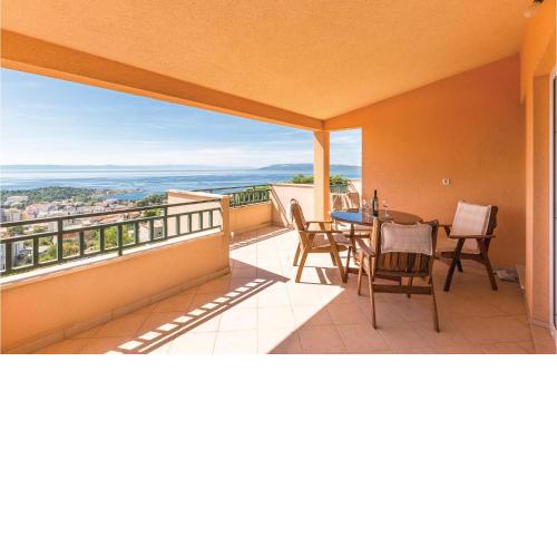 One-Bedroom Apartment in Makarska