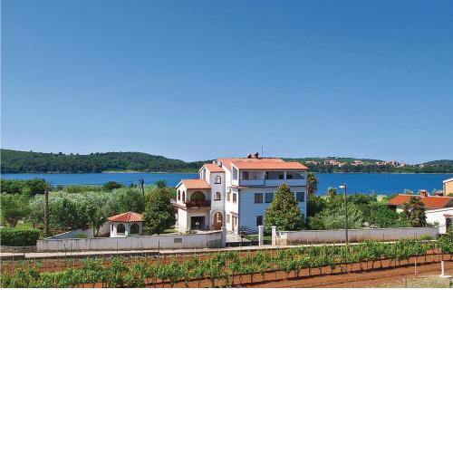 One-Bedroom Apartment in Pula