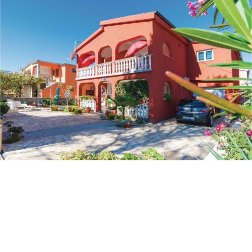 One-Bedroom Apartment in Vir