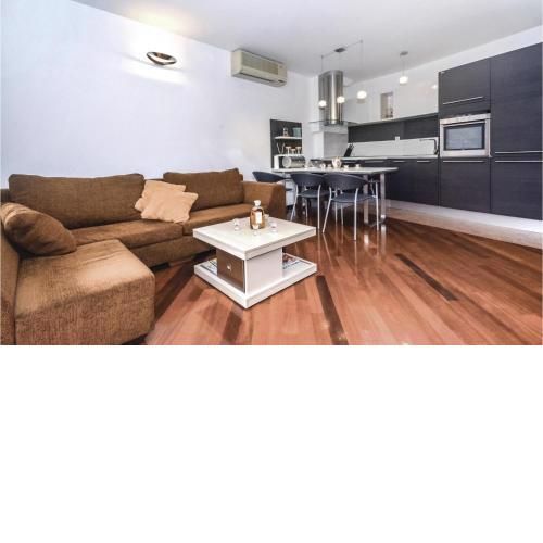 One-Bedroom Apartment Split with Sea view 02