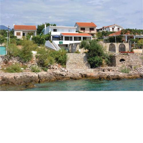 One-Bedroom Apartment with Sea View in Sucuraj