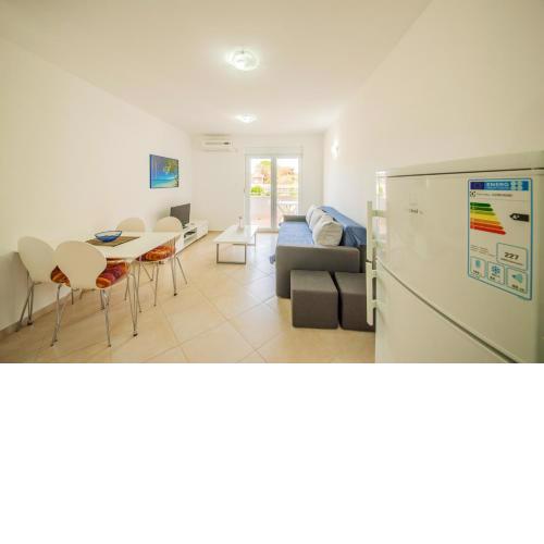 One bedroom appartement at Vrsi 350 m away from the beach with furnished terrace and wifi