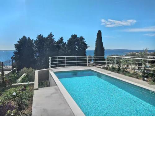 ONLY YOUR private huge pool , 30 m from the beach