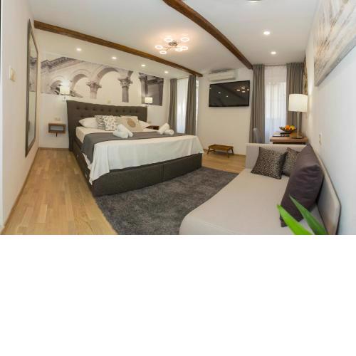 Palace Luxury Room