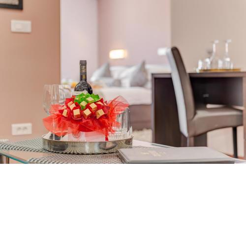 Palace Suites Heritage Hotel - Adults Only