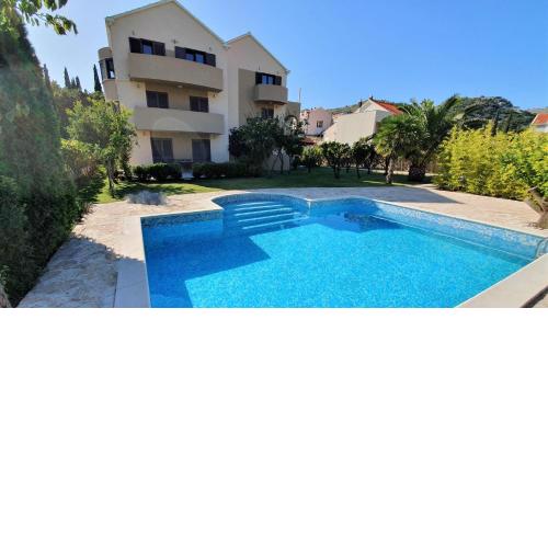 Palm Apartments with Swimming pool