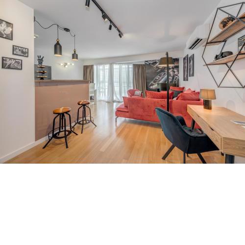 Paparazzi Apartment