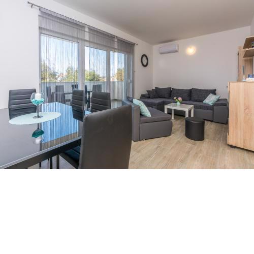 Pasko 2 modern furnished ap for 7