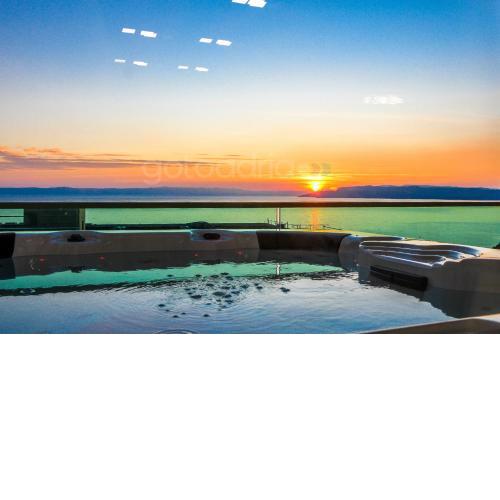 Penthouse Big Blue with private Hot Tub