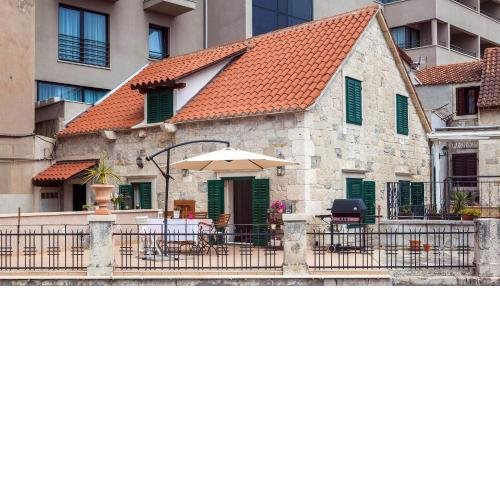 Phoenix Studio Apartment