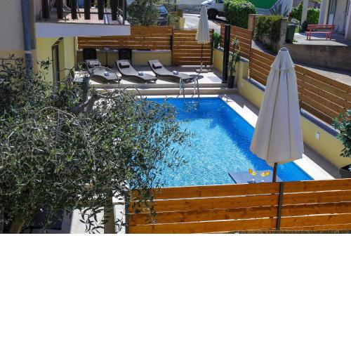 Pool Apartments Julia