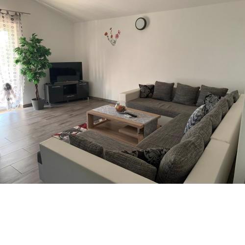 Pula Apartment E&E