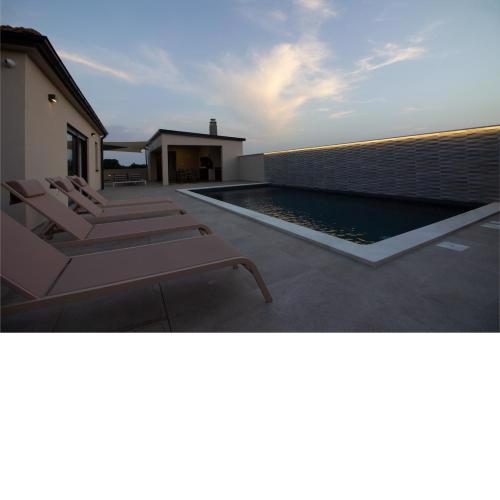 Relax villa Ani with Pool & whirpool near the beach