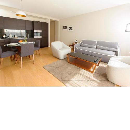 Residence by Vestibul Palace