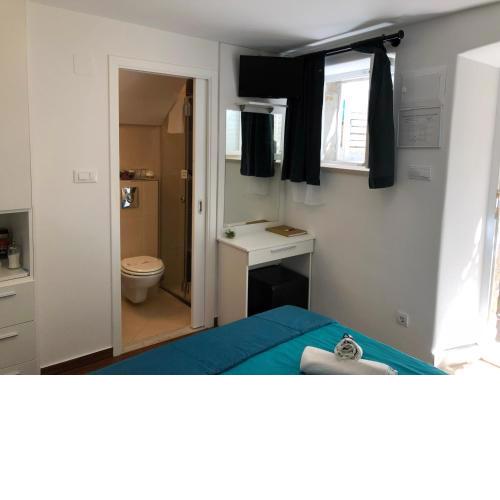 Room Lana
