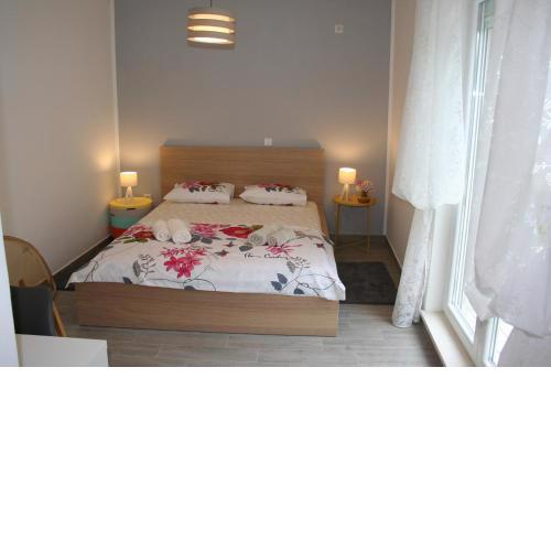Room with garden