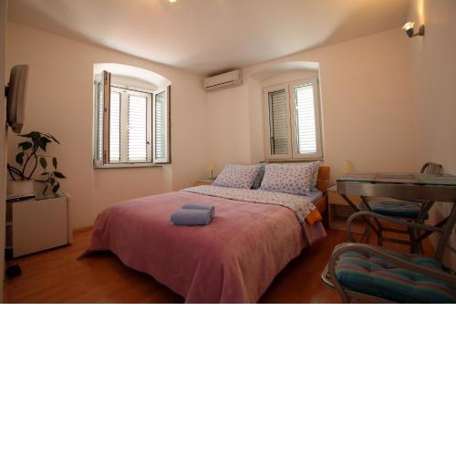 Rooms Denis