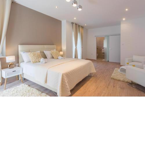 Rooms Sea & Sun with private parking - AE1111