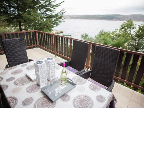 Roomy Apartment in Seline with Garden