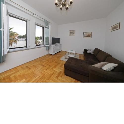 Rose apartment