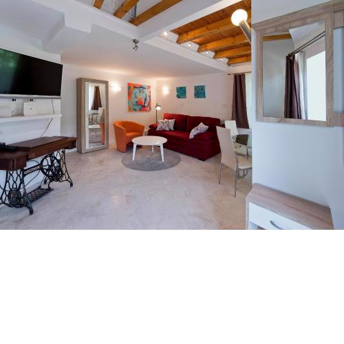 Salicula Art Gallery