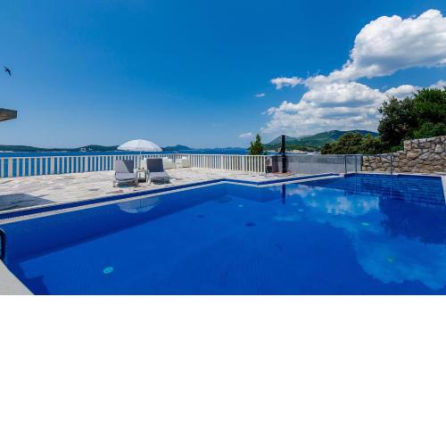 Sea & Stone Apartments