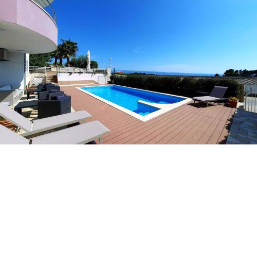SEA VIEW and SUN- spacious apartments with shared pool