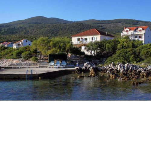 Seaside apartments with a swimming pool Kneza, Korcula - 9130