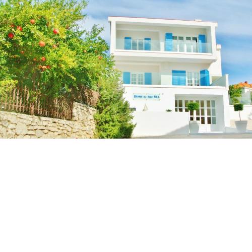 Seaside villa with private pool Home By The Sea
