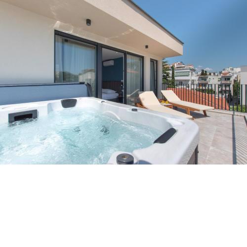 Seven Seas Residence