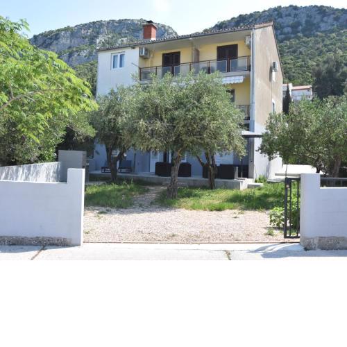 Spacious and modern apartment directly on the beach in Klek 70 km away from Dubrovnik
