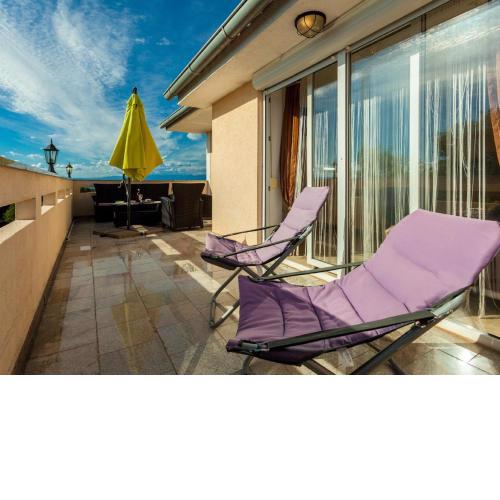 Spacious Apartment in The Croatian Islands with Terrace