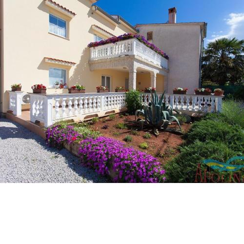 Spacious Holiday Home in Kremenici with Terrace