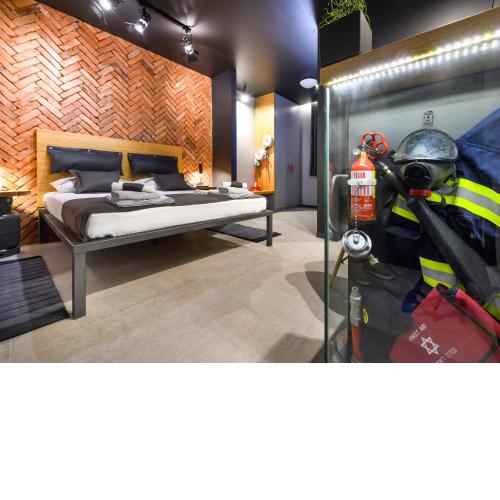 Split Industrial Design Rooms