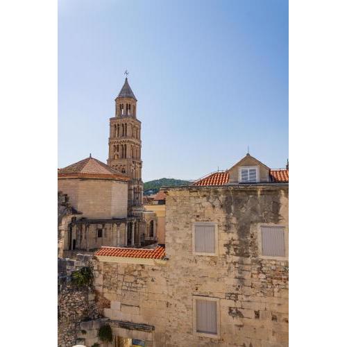 Split Palace View