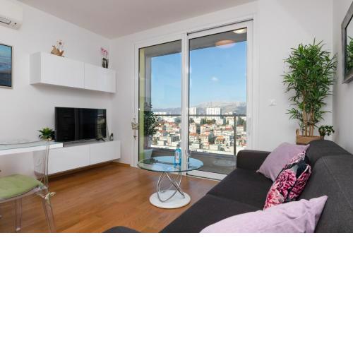 Split Sky Apartment