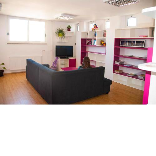 Split Summer Budget Rooms