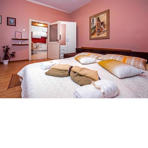 STELA - One Bedroom Apartment