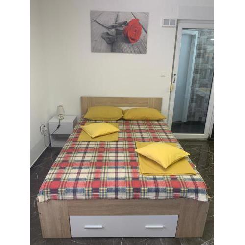 Studio apartman DAMA blizina amfiteatra i privatan parking