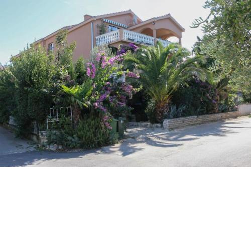 Studio Apartment in Biograd na Moru with Terrace, Air Conditioning, Wi-Fi (4818-8)