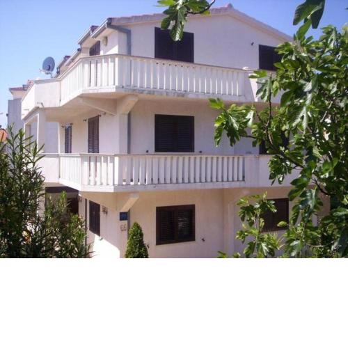 Studio apartment in Rogoznica with terrace, air conditioning, WiFi 5153-5