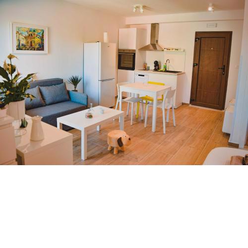 Studio Apartments Anija